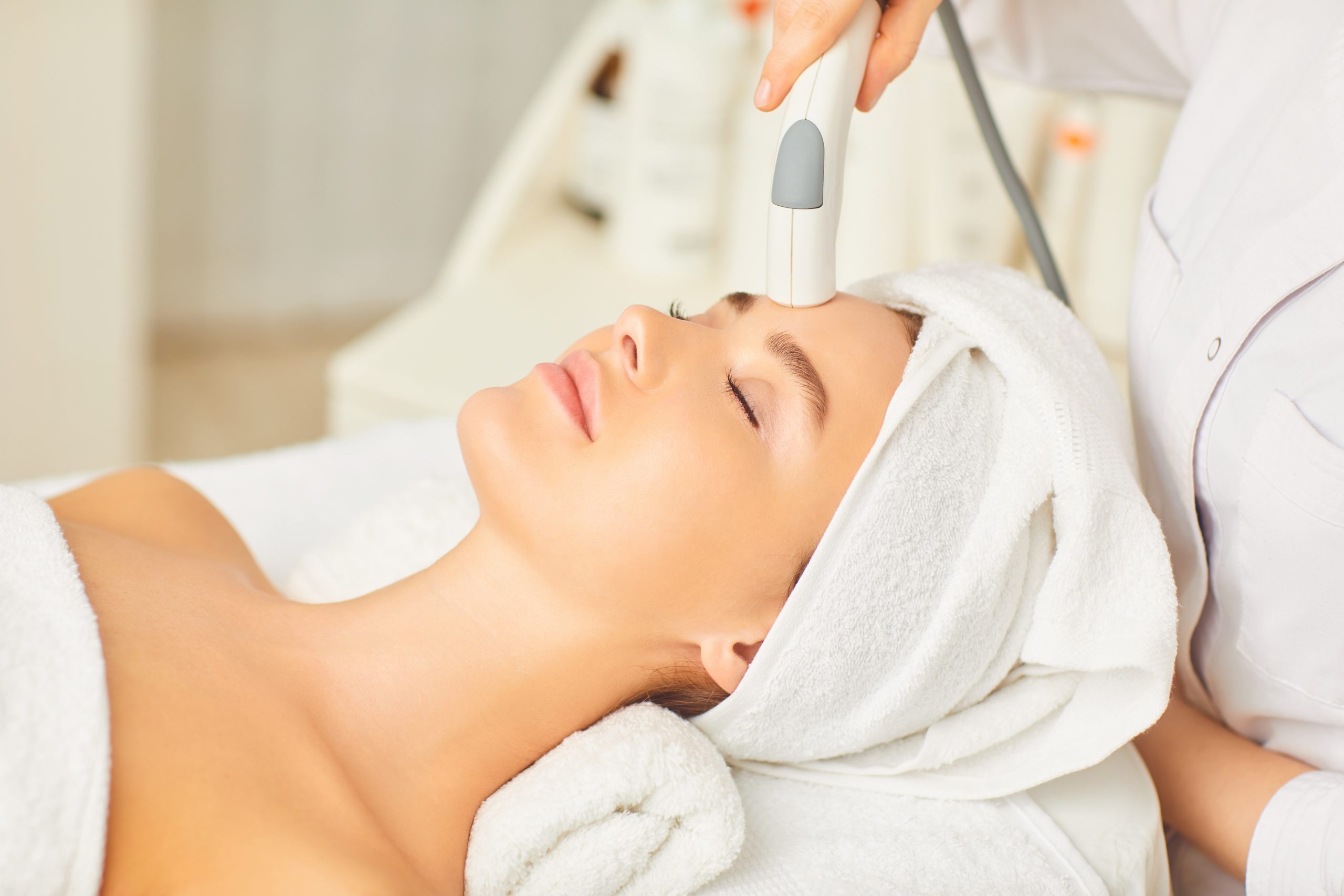 Mesotherapie - Porenverfeinerung mit dem DermaPen